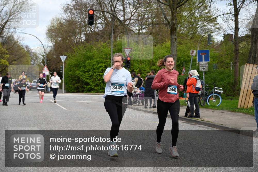 12.04.2026 - 45. Internationalen Wilhelmsburger Insellauf J. Mangold http://msf.ph/oto/9516774 12.04.2026 13:19:49 Ziel 4972, 3265, 5003, 3857, 2946, 4905, 4274, 2534, 4936, 2366, 3655, 2261, 2264, 3448, 3449, 2894, 2888, 3898, 2431, 4121, 5308, 3236, 4718 meine-sportfotos.de
