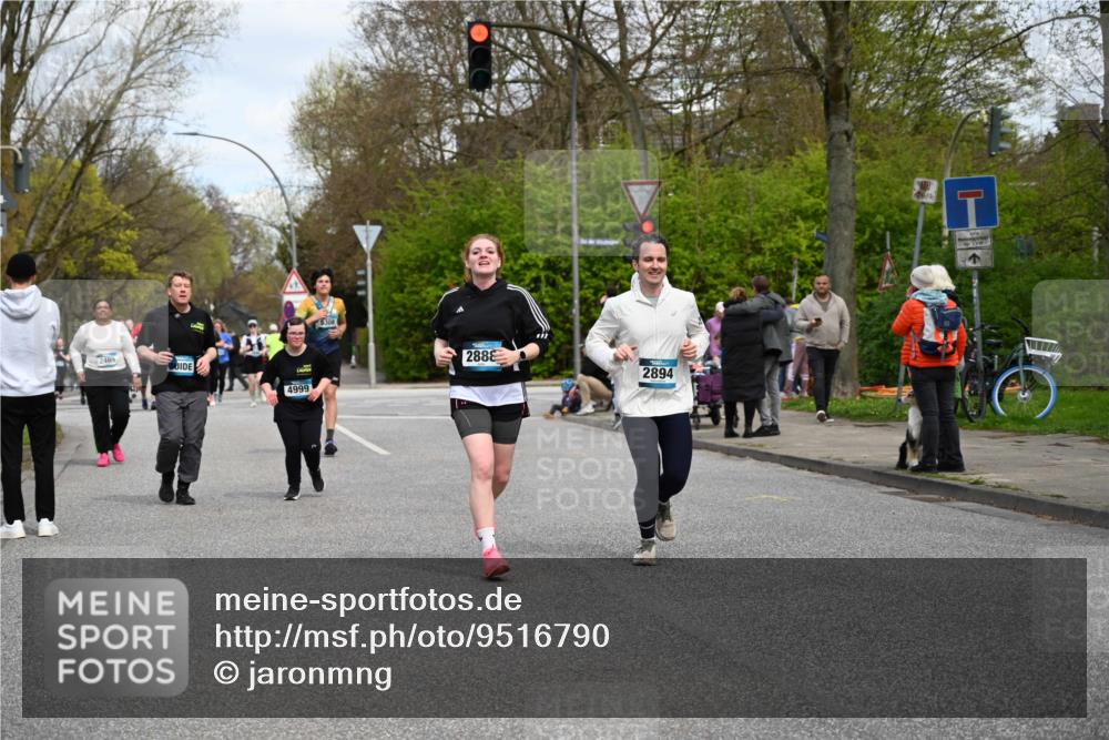12.04.2026 - 45. Internationalen Wilhelmsburger Insellauf J. Mangold http://msf.ph/oto/9516790 12.04.2026 13:19:55 Ziel 5003, 3857, 2946, 4905, 4274, 2534, 4936, 2366, 3655, 2261, 2264, 3448, 3449, 2894, 2888, 2894, 2888, 3898, 2431, 4121, 5308, 2431, 4121, 5308, 3236, 4718, 2247, 3203, 5342, 3822, 3821, 4999, 4803, 2224, 4223 meine-sportfotos.de