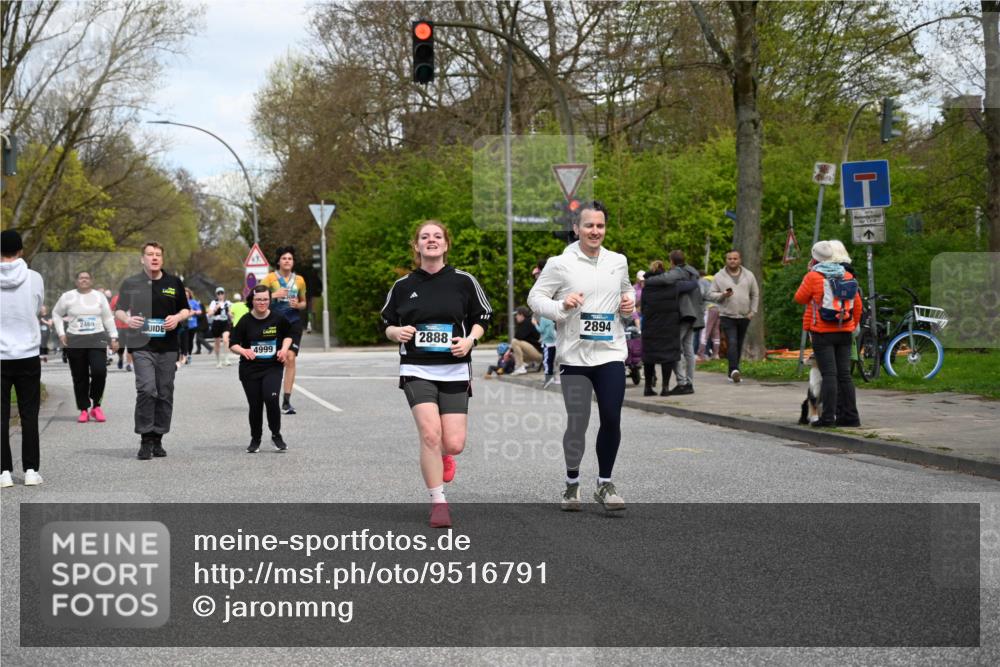 12.04.2026 - 45. Internationalen Wilhelmsburger Insellauf J. Mangold http://msf.ph/oto/9516791 12.04.2026 13:19:55 Ziel 5003, 3857, 2946, 4905, 4274, 2534, 4936, 2366, 3655, 2261, 2264, 3448, 3449, 2894, 2888, 2894, 2888, 3898, 2431, 4121, 5308, 2431, 4121, 5308, 3236, 4718, 2247, 3203, 5342, 3822, 3821, 4999, 4803, 2224, 4223 meine-sportfotos.de