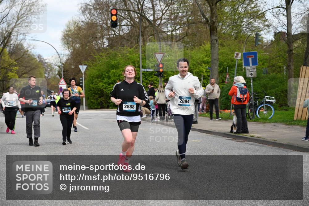 12.04.2026 - 45. Internationalen Wilhelmsburger Insellauf J. Mangold http://msf.ph/oto/9516796 12.04.2026 13:19:56 Ziel 5003, 3857, 2946, 4905, 4274, 2534, 4936, 2366, 3655, 2261, 2264, 3448, 3449, 2894, 2888, 3898, 2431, 4121, 5308, 3236, 4718, 2247, 3203, 5342, 3822, 3821, 4999, 4803, 2224, 4223, 4224 meine-sportfotos.de