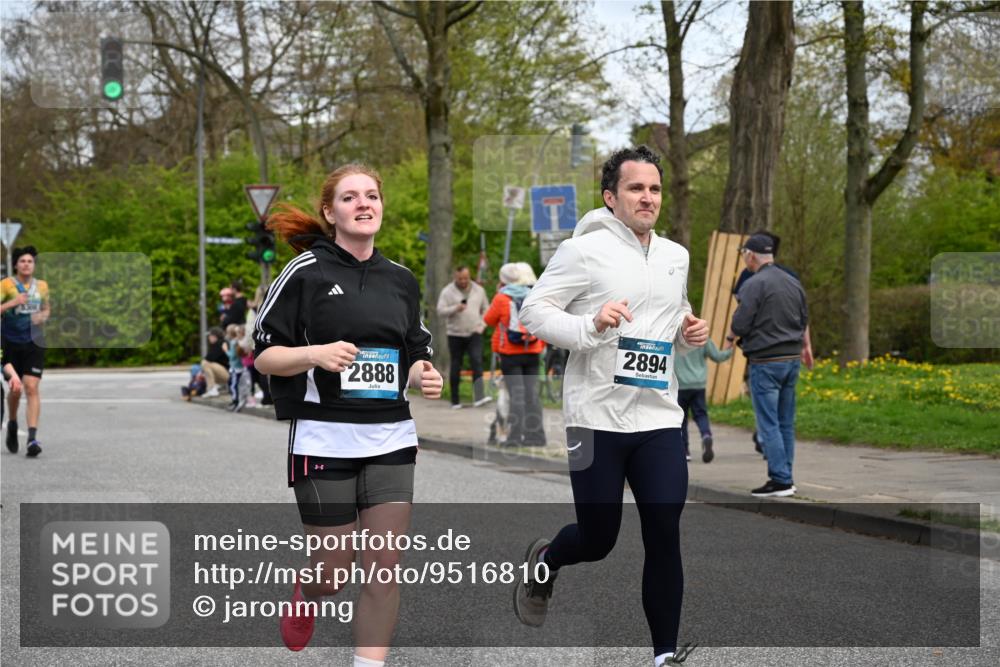 12.04.2026 - 45. Internationalen Wilhelmsburger Insellauf J. Mangold http://msf.ph/oto/9516810 12.04.2026 13:19:57 Ziel 5003, 3857, 2946, 4905, 4274, 2534, 4936, 2366, 3655, 2261, 2264, 3448, 3449, 2894, 2888, 3898, 2431, 4121, 5308, 3236, 4718, 2247, 3203, 5342, 3822, 3821, 4999, 4803, 2224, 4223, 4224, 4954 meine-sportfotos.de