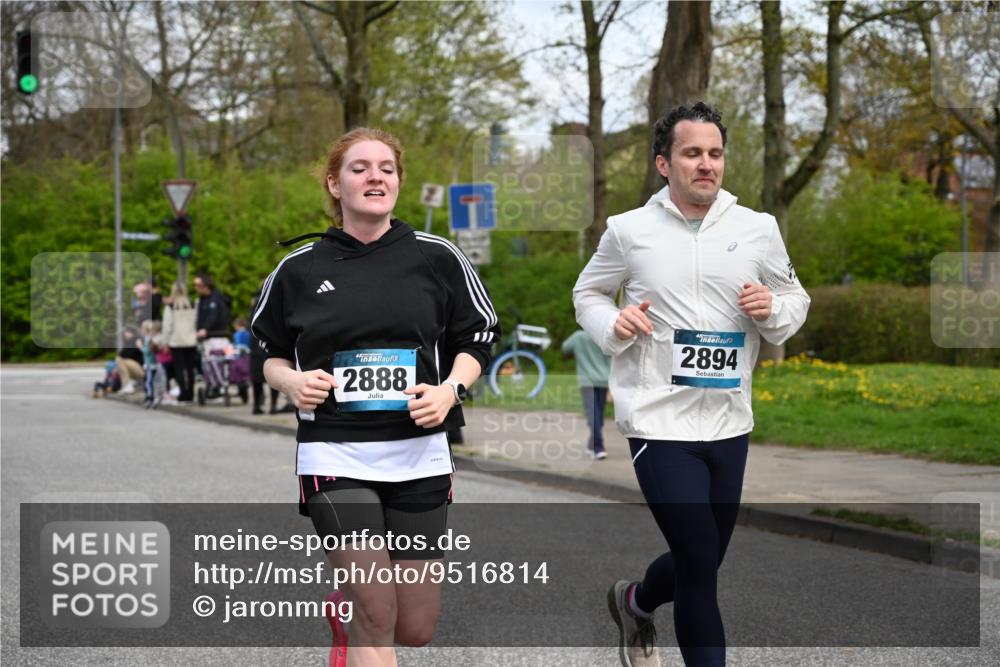 12.04.2026 - 45. Internationalen Wilhelmsburger Insellauf J. Mangold http://msf.ph/oto/9516814 12.04.2026 13:19:57 Ziel 5003, 3857, 2946, 4905, 4274, 2534, 4936, 2366, 3655, 2261, 2264, 3448, 3449, 2894, 2888, 3898, 2431, 4121, 5308, 3236, 4718, 2247, 3203, 5342, 3822, 3821, 4999, 4803, 2224, 4223, 4224, 4954 meine-sportfotos.de