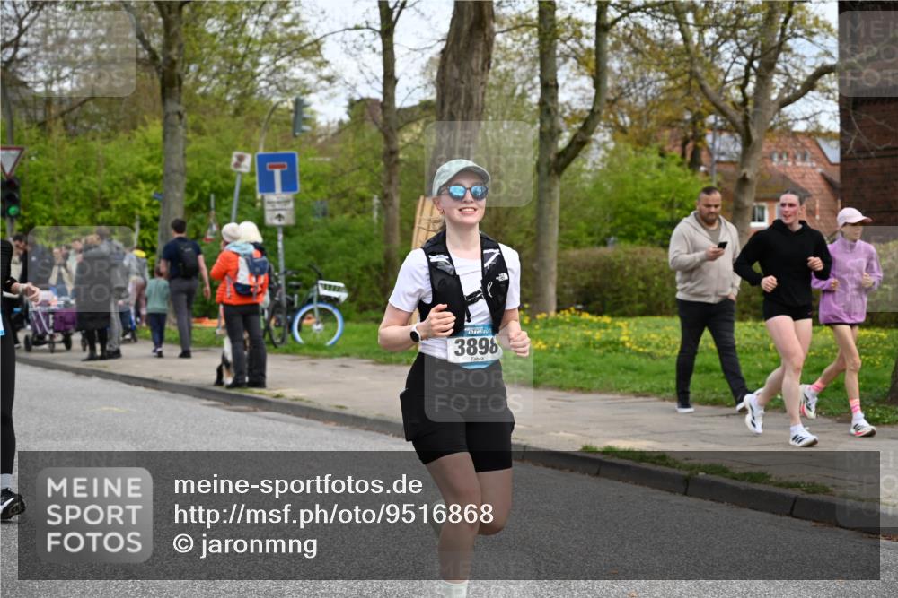 12.04.2026 - 45. Internationalen Wilhelmsburger Insellauf J. Mangold http://msf.ph/oto/9516868 12.04.2026 13:20:06 Ziel 2366, 3655, 2261, 2264, 3448, 3449, 2894, 2888, 3898, 2431, 4121, 5308, 3236, 4718, 2247, 3203, 5342, 3822, 3821, 4999, 4803, 4803, 2224, 4223, 4224, 4954, 5258, 3284, 2469, 4305 meine-sportfotos.de