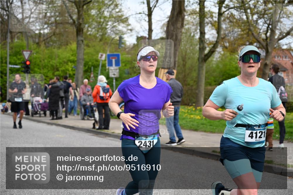 12.04.2026 - 45. Internationalen Wilhelmsburger Insellauf J. Mangold http://msf.ph/oto/9516910 12.04.2026 13:20:13 Ziel 2261, 2264, 3448, 3449, 2894, 2888, 3898, 2431, 4121, 5308, 3236, 4718, 2247, 3203, 5342, 3822, 3821, 4999, 4803, 2224, 4223, 4224, 4954, 5258, 3284, 2469, 4305, 2013, 3233, 5230, 3766 meine-sportfotos.de
