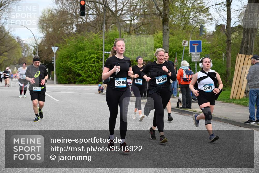 12.04.2026 - 45. Internationalen Wilhelmsburger Insellauf J. Mangold http://msf.ph/oto/9516922 12.04.2026 13:20:15 Ziel 3448, 3449, 2894, 2888, 3898, 2431, 4121, 5308, 3236, 4718, 2247, 3203, 5342, 5342, 3822, 3821, 4999, 4803, 2224, 4223, 4224, 4954, 5258, 3284, 2469, 2469, 4305, 2013, 3233, 5230, 3766, 4103 meine-sportfotos.de