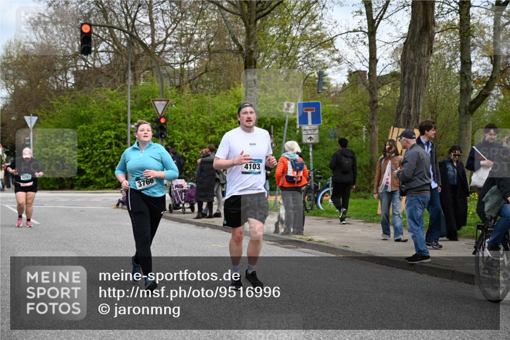 12.04.2026 - 45. Internationalen Wilhelmsburger Insellauf J. Mangold http://msf.ph/oto/9516996 12.04.2026 13:20:30 Ziel 2431, 4121, 5308, 3236, 4718, 2247, 3203, 5342, 3822, 3821, 4999, 4803, 2224, 4223, 4224, 4954, 5258, 3284, 2469, 4305, 4305, 2013, 3233, 5230, 3766, 4103, 4341, 5633, 4284, 4293, 5543, 2363, 2101 meine-sportfotos.de