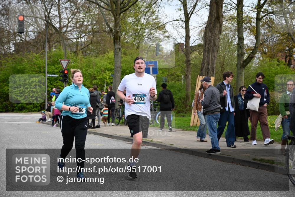 12.04.2026 - 45. Internationalen Wilhelmsburger Insellauf J. Mangold http://msf.ph/oto/9517001 12.04.2026 13:20:31 Ziel 2431, 4121, 5308, 3236, 4718, 2247, 3203, 5342, 3822, 3821, 4999, 4803, 2224, 4223, 4224, 4954, 5258, 3284, 2469, 4305, 2013, 2013, 3233, 5230, 3766, 4103, 4341, 5633, 4284, 4293, 5543, 2363, 2101 meine-sportfotos.de