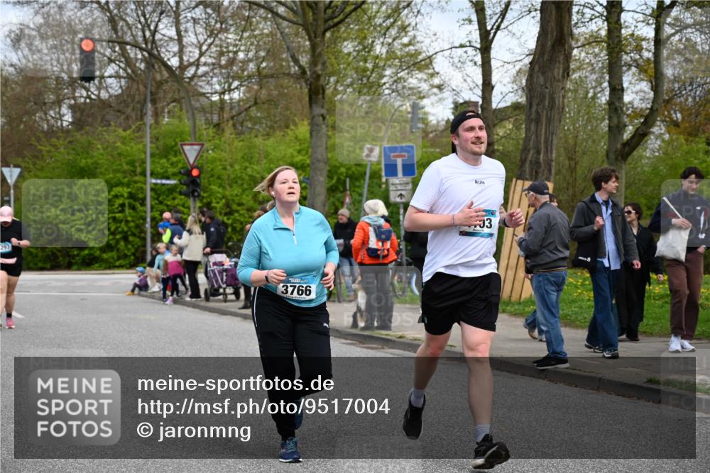 12.04.2026 - 45. Internationalen Wilhelmsburger Insellauf J. Mangold http://msf.ph/oto/9517004 12.04.2026 13:20:31 Ziel 2431, 4121, 5308, 3236, 4718, 2247, 3203, 5342, 3822, 3821, 4999, 4803, 2224, 4223, 4224, 4954, 5258, 3284, 2469, 4305, 2013, 2013, 3233, 5230, 3766, 4103, 4341, 5633, 4284, 4293, 5543, 2363, 2101 meine-sportfotos.de