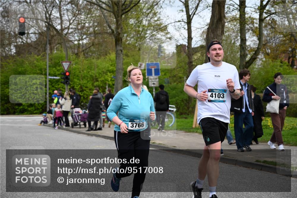 12.04.2026 - 45. Internationalen Wilhelmsburger Insellauf J. Mangold http://msf.ph/oto/9517008 12.04.2026 13:20:31 Ziel 2431, 4121, 5308, 3236, 4718, 2247, 3203, 5342, 3822, 3821, 4999, 4803, 2224, 4223, 4224, 4954, 5258, 3284, 2469, 4305, 2013, 2013, 3233, 5230, 3766, 4103, 4341, 5633, 4284, 4293, 5543, 2363, 2101 meine-sportfotos.de