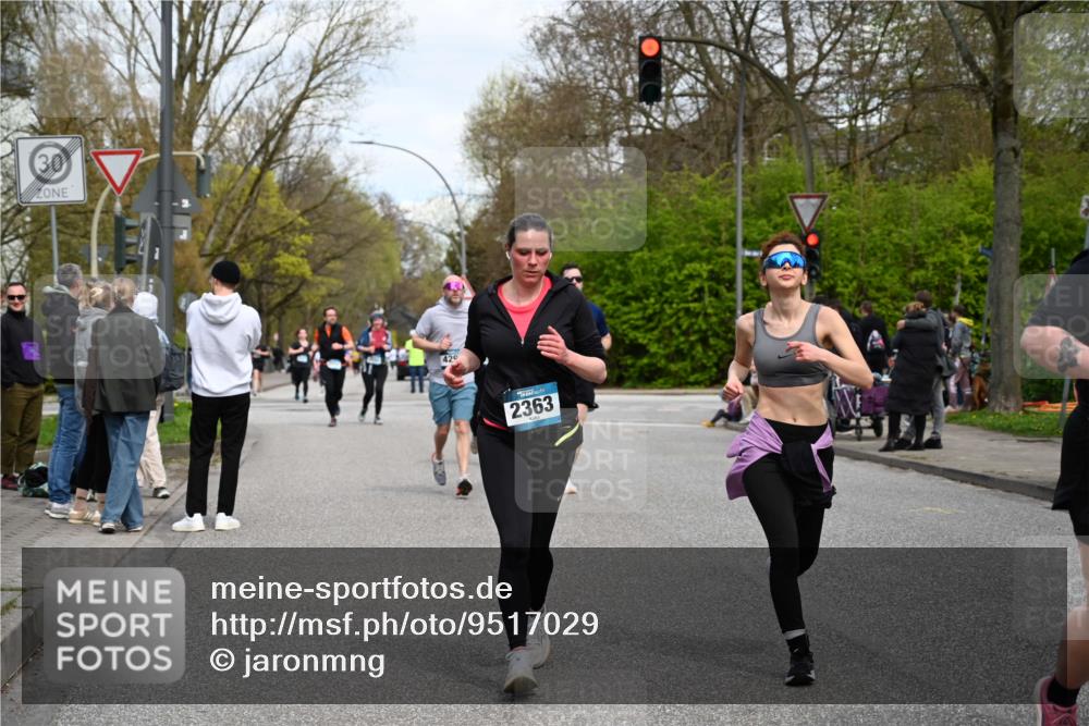 12.04.2026 - 45. Internationalen Wilhelmsburger Insellauf J. Mangold http://msf.ph/oto/9517029 12.04.2026 13:20:39 Ziel 2247, 3203, 5342, 3822, 3821, 4999, 4803, 2224, 4223, 4224, 4954, 5258, 3284, 2469, 4305, 2013, 3233, 5230, 3766, 4103, 4341, 5633, 4284, 4293, 5543, 2363, 2101, 4417, 3552, 3551, 2333, 4018, 5716 meine-sportfotos.de