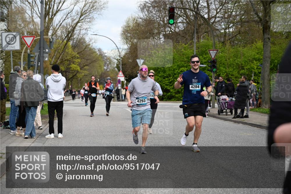 12.04.2026 - 45. Internationalen Wilhelmsburger Insellauf J. Mangold http://msf.ph/oto/9517047 12.04.2026 13:20:41 Ziel 3822, 3821, 4999, 4803, 2224, 4223, 4224, 4954, 5258, 3284, 2469, 4305, 2013, 3233, 5230, 3766, 4103, 4341, 5633, 4284, 4293, 5543, 2363, 2101, 4417, 3552, 3551, 2333, 4018, 5716 meine-sportfotos.de