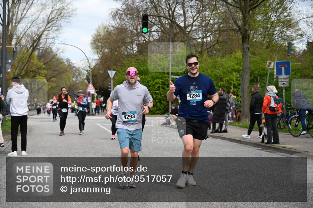 12.04.2026 - 45. Internationalen Wilhelmsburger Insellauf J. Mangold http://msf.ph/oto/9517057 12.04.2026 13:20:42 Ziel 4999, 4803, 2224, 4223, 4224, 4954, 5258, 3284, 2469, 4305, 2013, 3233, 5230, 3766, 4103, 4341, 5633, 4284, 4293, 5543, 2363, 2101, 2101, 4417, 3552, 3551, 2333, 4018, 5716, 4319 meine-sportfotos.de