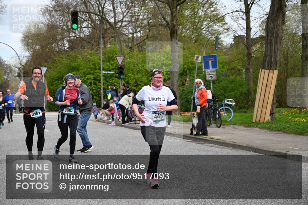 12.04.2026 - 45. Internationalen Wilhelmsburger Insellauf J. Mangold http://msf.ph/oto/9517093 12.04.2026 13:20:47 Ziel 5258, 3284, 2469, 4305, 2013, 3233, 5230, 3766, 4103, 4341, 5633, 4284, 4293, 4293, 5543, 2363, 2101, 4417, 3552, 3551, 2333, 2333, 4018, 5716, 4319, 5297, 4878, 5484 meine-sportfotos.de