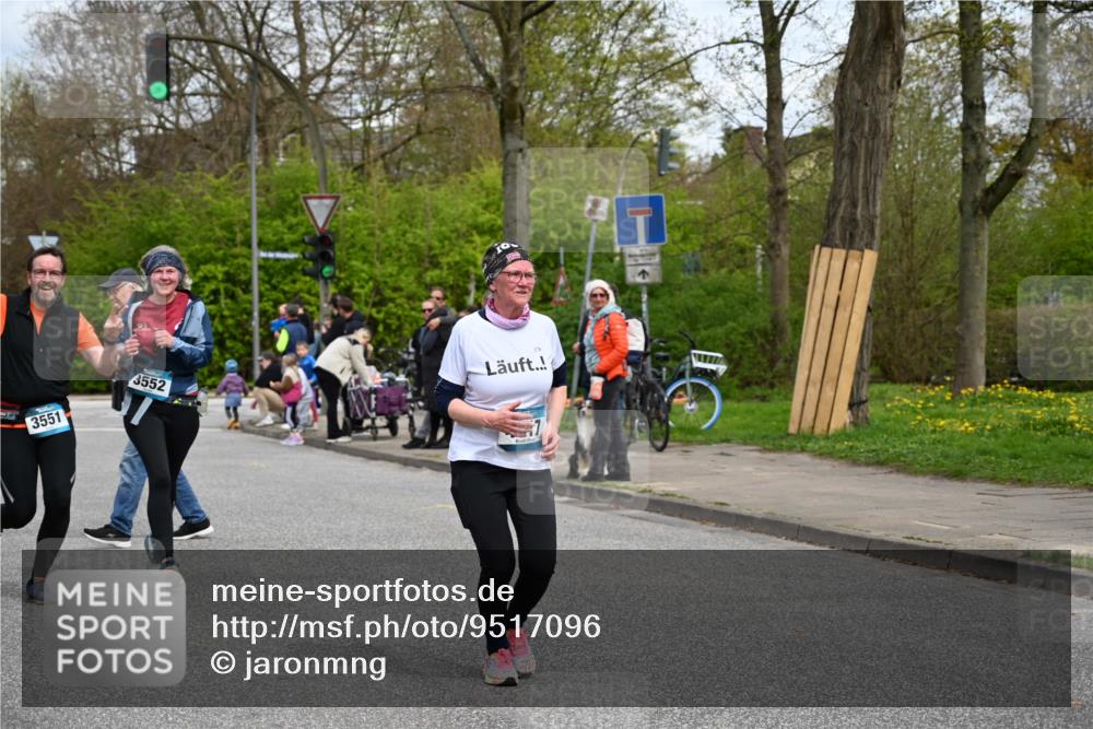 12.04.2026 - 45. Internationalen Wilhelmsburger Insellauf J. Mangold http://msf.ph/oto/9517096 12.04.2026 13:20:47 Ziel 5258, 3284, 2469, 4305, 2013, 3233, 5230, 3766, 4103, 4341, 5633, 4284, 4293, 4293, 5543, 2363, 2101, 4417, 3552, 3551, 2333, 2333, 4018, 5716, 4319, 5297, 4878, 5484 meine-sportfotos.de