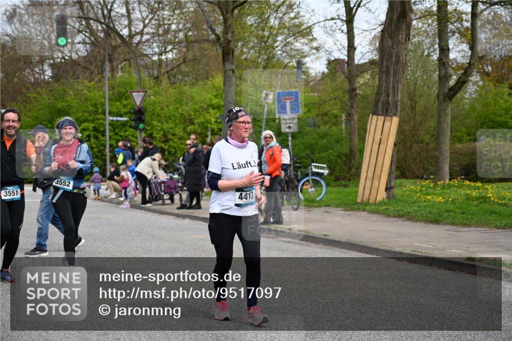 12.04.2026 - 45. Internationalen Wilhelmsburger Insellauf J. Mangold http://msf.ph/oto/9517097 12.04.2026 13:20:47 Ziel 5258, 3284, 2469, 4305, 2013, 3233, 5230, 3766, 4103, 4341, 5633, 4284, 4293, 4293, 5543, 2363, 2101, 4417, 3552, 3551, 2333, 2333, 4018, 5716, 4319, 5297, 4878, 5484 meine-sportfotos.de