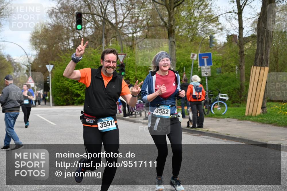 12.04.2026 - 45. Internationalen Wilhelmsburger Insellauf J. Mangold http://msf.ph/oto/9517111 12.04.2026 13:20:49 Ziel 2469, 4305, 2013, 3233, 5230, 3766, 4103, 4341, 5633, 4284, 4293, 5543, 5543, 2363, 2101, 4417, 3552, 3551, 2333, 4018, 5716, 4319, 5297, 4878, 5484, 2692 meine-sportfotos.de