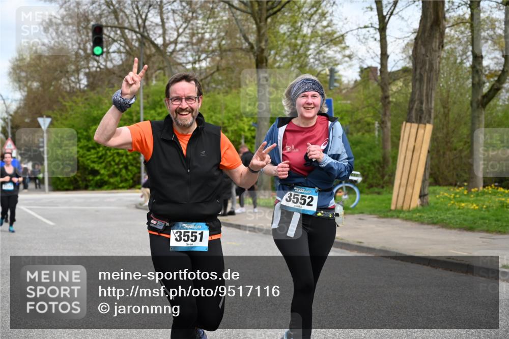12.04.2026 - 45. Internationalen Wilhelmsburger Insellauf J. Mangold http://msf.ph/oto/9517116 12.04.2026 13:20:49 Ziel 2469, 4305, 2013, 3233, 5230, 3766, 4103, 4341, 5633, 4284, 4293, 5543, 5543, 2363, 2101, 4417, 3552, 3551, 2333, 4018, 5716, 4319, 5297, 4878, 5484, 2692 meine-sportfotos.de