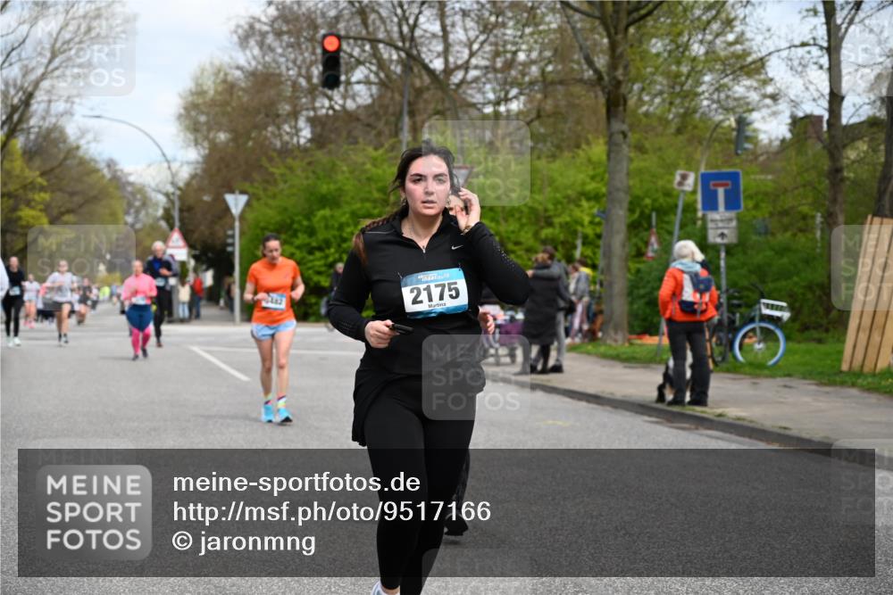 12.04.2026 - 45. Internationalen Wilhelmsburger Insellauf J. Mangold http://msf.ph/oto/9517166 12.04.2026 13:21:11 Ziel 4284, 4293, 5543, 2363, 2101, 4417, 3552, 3551, 2333, 4018, 5716, 4319, 5297, 4878, 5484, 2692, 4444, 4800, 4047, 2175, 3402, 5482, 4017, 3676, 2628 meine-sportfotos.de