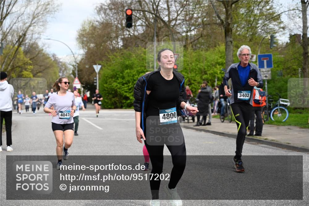12.04.2026 - 45. Internationalen Wilhelmsburger Insellauf J. Mangold http://msf.ph/oto/9517202 12.04.2026 13:21:18 Ziel 2101, 4417, 3552, 3551, 2333, 4018, 5716, 4319, 5297, 4878, 5484, 2692, 4444, 4800, 4047, 2175, 3402, 5482, 4017, 4017, 3676, 2628, 3251, 5201, 3109, 4404, 4362, 2473 meine-sportfotos.de