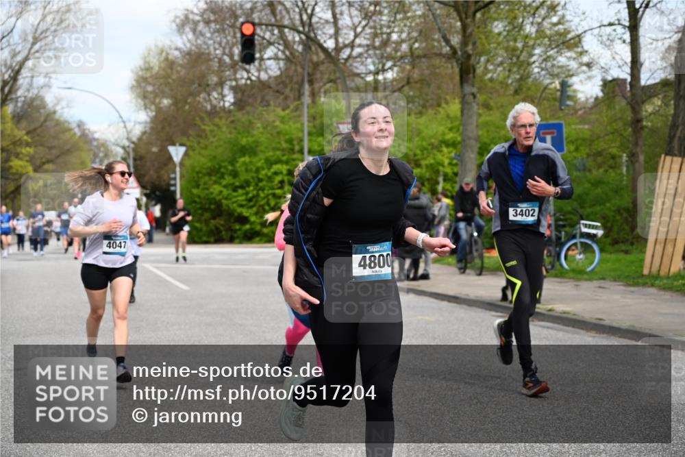 12.04.2026 - 45. Internationalen Wilhelmsburger Insellauf J. Mangold http://msf.ph/oto/9517204 12.04.2026 13:21:19 Ziel 2101, 4417, 3552, 3551, 2333, 4018, 5716, 4319, 5297, 4878, 5484, 2692, 4444, 4800, 4047, 2175, 3402, 5482, 4017, 3676, 2628, 3251, 5201, 3109, 4404, 4362, 2473 meine-sportfotos.de