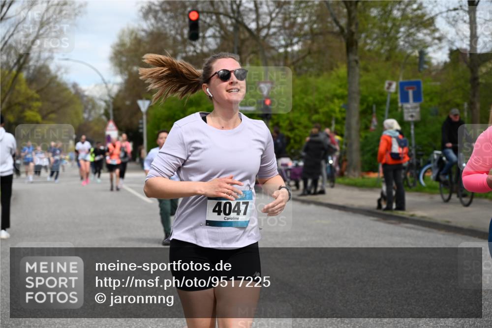12.04.2026 - 45. Internationalen Wilhelmsburger Insellauf J. Mangold http://msf.ph/oto/9517225 12.04.2026 13:21:21 Ziel 4417, 3552, 3551, 2333, 4018, 5716, 4319, 5297, 4878, 5484, 2692, 4444, 4800, 4047, 2175, 3402, 3402, 5482, 4017, 3676, 2628, 3251, 5201, 3109, 4404, 4362, 2473, 2552, 2130 meine-sportfotos.de