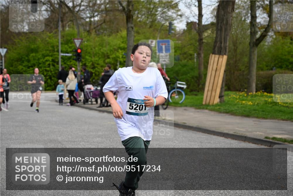 12.04.2026 - 45. Internationalen Wilhelmsburger Insellauf J. Mangold http://msf.ph/oto/9517234 12.04.2026 13:21:23 Ziel 2333, 4018, 5716, 4319, 5297, 4878, 5484, 2692, 4444, 4800, 4047, 2175, 3402, 5482, 4017, 3676, 2628, 2628, 3251, 5201, 3109, 4404, 4362, 2473, 2552, 2130, 2840, 3998 meine-sportfotos.de