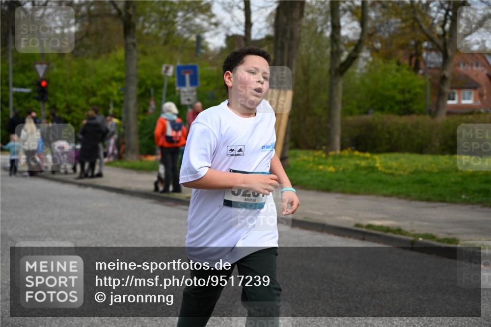 12.04.2026 - 45. Internationalen Wilhelmsburger Insellauf J. Mangold http://msf.ph/oto/9517239 12.04.2026 13:21:24 Ziel 2333, 4018, 5716, 4319, 5297, 4878, 5484, 2692, 4444, 4800, 4047, 2175, 3402, 5482, 4017, 3676, 2628, 3251, 3251, 5201, 3109, 4404, 4362, 2473, 2552, 2130, 2840, 3998, 5462 meine-sportfotos.de
