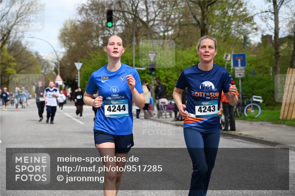 12.04.2026 - 45. Internationalen Wilhelmsburger Insellauf J. Mangold http://msf.ph/oto/9517285 12.04.2026 13:21:34 Ziel 4878, 5484, 2692, 4444, 4800, 4047, 2175, 3402, 5482, 4017, 3676, 3676, 2628, 3251, 5201, 3109, 4404, 4362, 2473, 2552, 2130, 2840, 3998, 5462, 5205, 4809, 2002, 2332 meine-sportfotos.de