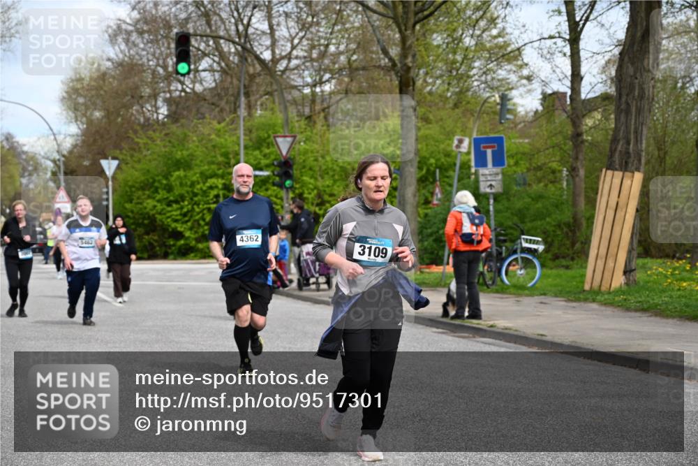 12.04.2026 - 45. Internationalen Wilhelmsburger Insellauf J. Mangold http://msf.ph/oto/9517301 12.04.2026 13:21:36 Ziel 2692, 4444, 4800, 4047, 2175, 3402, 5482, 4017, 3676, 2628, 3251, 3251, 5201, 3109, 4404, 4362, 2473, 2552, 2130, 2840, 3998, 5462, 5462, 5205, 4809, 2002, 2332 meine-sportfotos.de