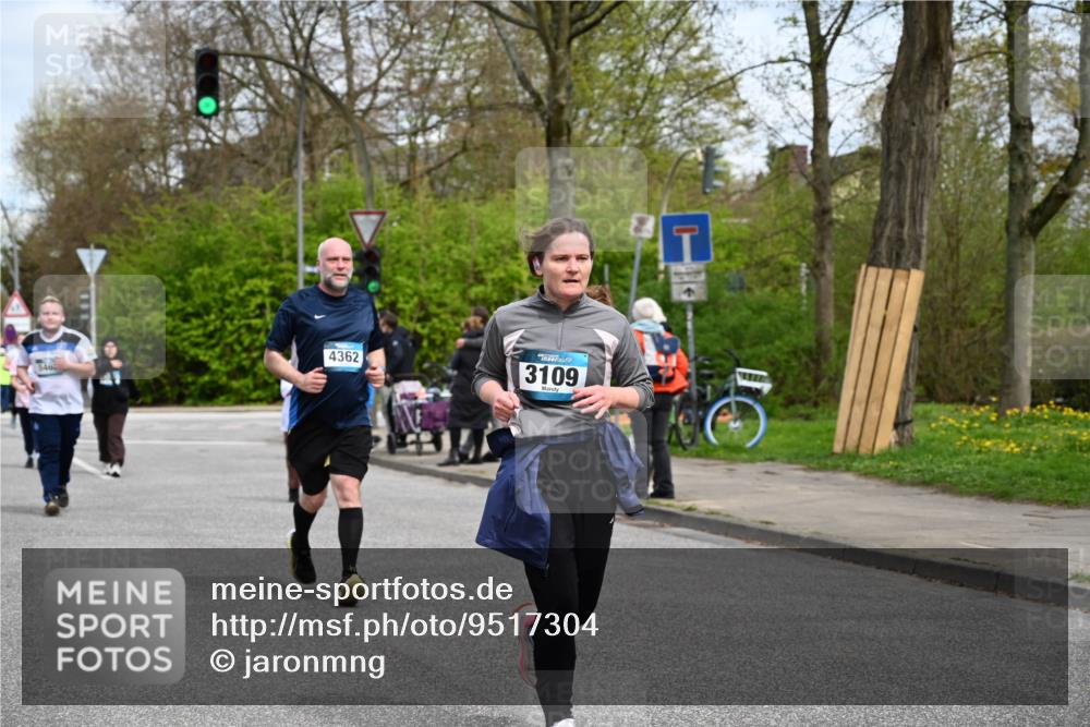 12.04.2026 - 45. Internationalen Wilhelmsburger Insellauf J. Mangold http://msf.ph/oto/9517304 12.04.2026 13:21:36 Ziel 2692, 4444, 4800, 4047, 2175, 3402, 5482, 4017, 3676, 2628, 3251, 3251, 5201, 3109, 4404, 4362, 2473, 2552, 2130, 2840, 3998, 5462, 5462, 5205, 4809, 2002, 2332 meine-sportfotos.de