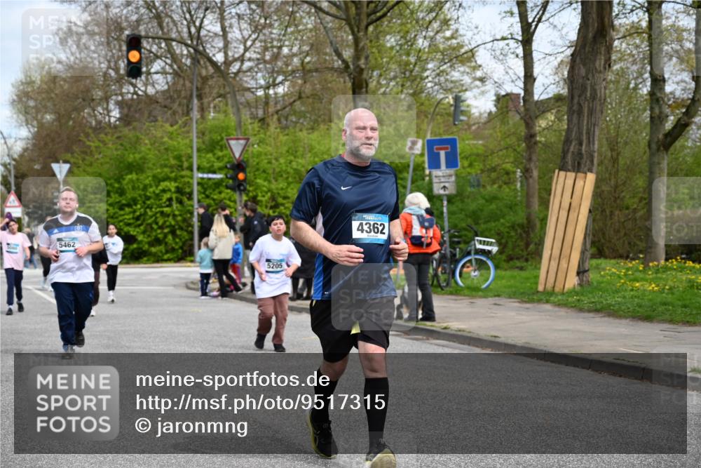 12.04.2026 - 45. Internationalen Wilhelmsburger Insellauf J. Mangold http://msf.ph/oto/9517315 12.04.2026 13:21:38 Ziel 4444, 4800, 4047, 2175, 3402, 5482, 4017, 3676, 2628, 3251, 5201, 5201, 3109, 4404, 4362, 2473, 2552, 2130, 2840, 3998, 5462, 5205, 5205, 4809, 2002, 2332, 2116, 3581 meine-sportfotos.de
