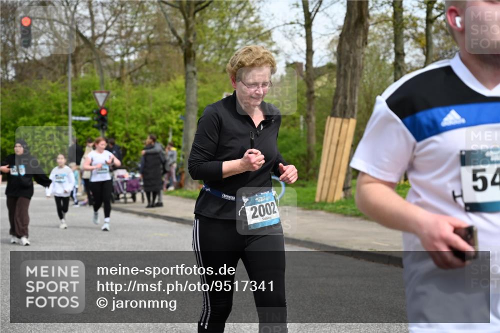 12.04.2026 - 45. Internationalen Wilhelmsburger Insellauf J. Mangold http://msf.ph/oto/9517341 12.04.2026 13:21:42 Ziel 4800, 4047, 2175, 3402, 5482, 4017, 3676, 2628, 3251, 5201, 3109, 4404, 4362, 2473, 4362, 2473, 2552, 2130, 2840, 3998, 5462, 5205, 4809, 2002, 2332, 2116, 3581, 3235, 3915, 5080, 4348, 5085, 3603, 3602 meine-sportfotos.de