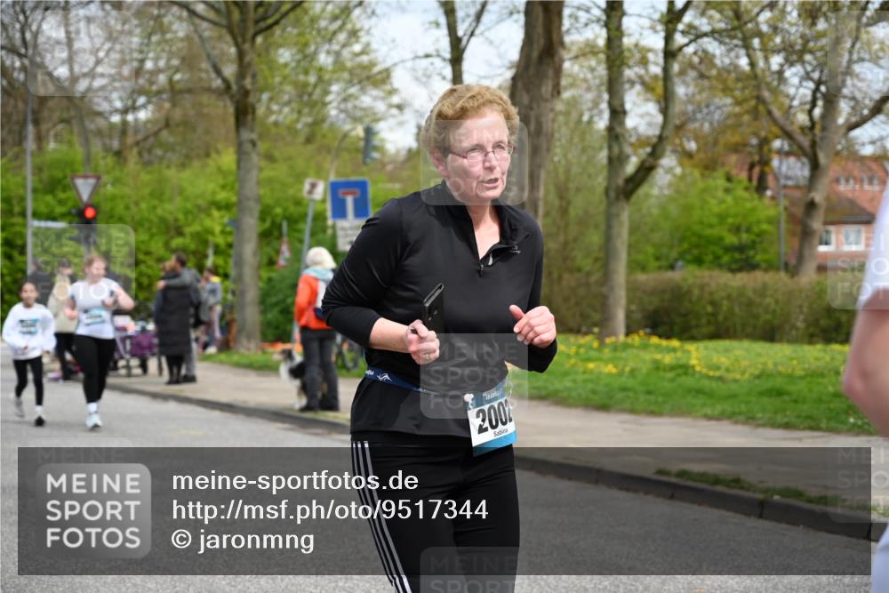 12.04.2026 - 45. Internationalen Wilhelmsburger Insellauf J. Mangold http://msf.ph/oto/9517344 12.04.2026 13:21:43 Ziel 4047, 2175, 3402, 5482, 4017, 3676, 2628, 3251, 5201, 3109, 4404, 4362, 2473, 2552, 2130, 2840, 3998, 5462, 5205, 4809, 2002, 2332, 2116, 3581, 3235, 3915, 5080, 4348, 5085, 3603, 3602 meine-sportfotos.de