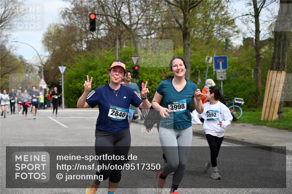 12.04.2026 - 45. Internationalen Wilhelmsburger Insellauf J. Mangold http://msf.ph/oto/9517350 12.04.2026 13:21:46 Ziel 3402, 5482, 4017, 3676, 2628, 3251, 5201, 3109, 4404, 4362, 2473, 2552, 2130, 2840, 3998, 5462, 5205, 4809, 2002, 2332, 2116, 3581, 3235, 3915, 5080, 4348, 5085, 3603, 3602, 5092 meine-sportfotos.de