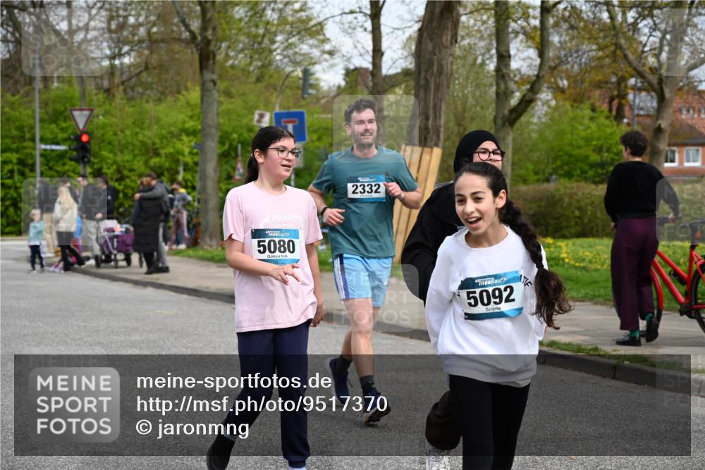 12.04.2026 - 45. Internationalen Wilhelmsburger Insellauf J. Mangold http://msf.ph/oto/9517370 12.04.2026 13:21:49 Ziel 5482, 4017, 3676, 2628, 3251, 5201, 3109, 4404, 4362, 2473, 2552, 2130, 2840, 3998, 5462, 5205, 4809, 2002, 2332, 2116, 2116, 3581, 3235, 3915, 5080, 4348, 5085, 3603, 3602, 5092, 2246, 5192, 5171, 3162, 4443, 4442, 3746 meine-sportfotos.de