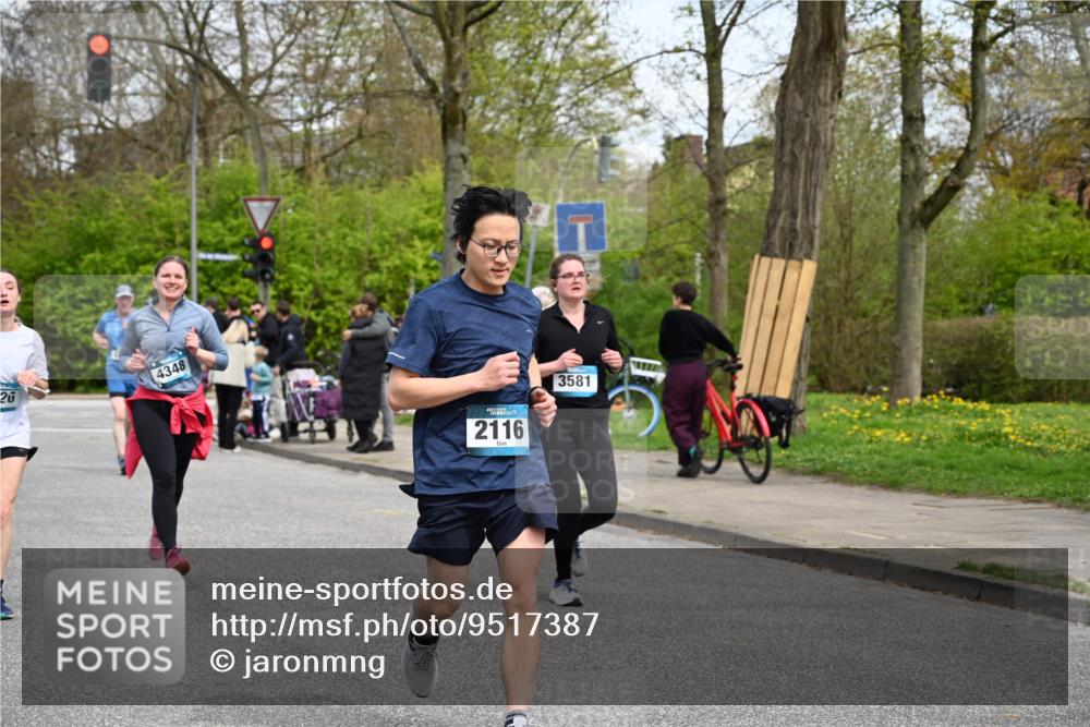 12.04.2026 - 45. Internationalen Wilhelmsburger Insellauf J. Mangold http://msf.ph/oto/9517387 12.04.2026 13:21:55 Ziel 4017, 3676, 2628, 3251, 5201, 3109, 4404, 4362, 2473, 2552, 2130, 2840, 3998, 5462, 5205, 4809, 2002, 2332, 2116, 3581, 3235, 3915, 5080, 4348, 5085, 3603, 3602, 5092, 2246, 5192, 5171, 3162, 4443, 4442, 3746, 5290, 3057, 3667, 5304, 4210 meine-sportfotos.de