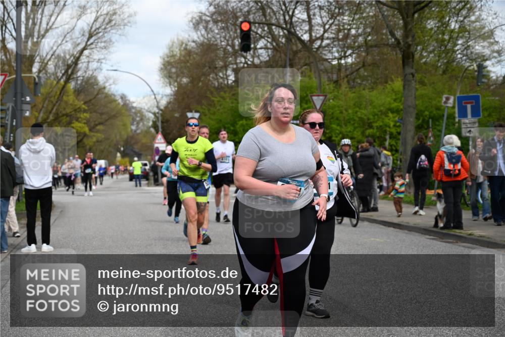 12.04.2026 - 45. Internationalen Wilhelmsburger Insellauf J. Mangold http://msf.ph/oto/9517482 12.04.2026 13:20:26 Ziel 2431, 4121, 5308, 3236, 4718, 2247, 3203, 5342, 3822, 3821, 4999, 4803, 2224, 4223, 4224, 4954, 5258, 3284, 2469, 4305, 2013, 3233, 5230, 3766, 4103, 4103, 4341, 5633, 4284, 4293, 5543 meine-sportfotos.de