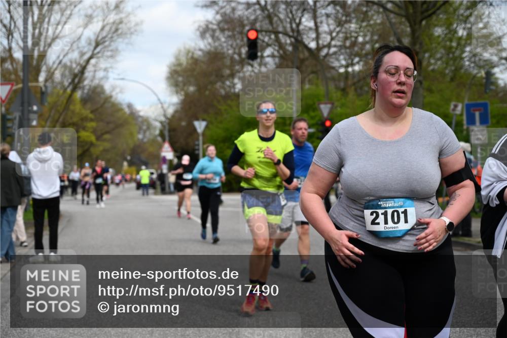12.04.2026 - 45. Internationalen Wilhelmsburger Insellauf J. Mangold http://msf.ph/oto/9517490 12.04.2026 13:20:28 Ziel 2431, 4121, 5308, 3236, 4718, 2247, 3203, 5342, 3822, 3821, 4999, 4803, 2224, 4223, 4224, 4954, 5258, 3284, 2469, 4305, 2013, 3233, 5230, 3766, 4103, 4341, 5633, 4284, 4293, 5543, 2363 meine-sportfotos.de