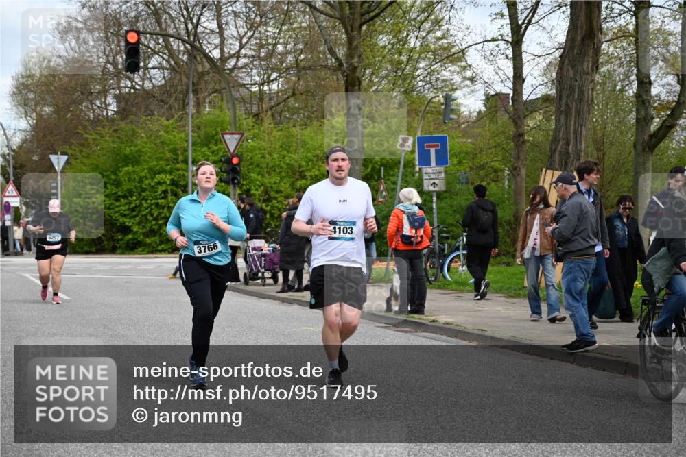 12.04.2026 - 45. Internationalen Wilhelmsburger Insellauf J. Mangold http://msf.ph/oto/9517495 12.04.2026 13:20:30 Ziel 2431, 4121, 5308, 3236, 4718, 2247, 3203, 5342, 3822, 3821, 4999, 4803, 2224, 4223, 4224, 4954, 5258, 3284, 2469, 4305, 4305, 2013, 3233, 5230, 3766, 4103, 4341, 5633, 4284, 4293, 5543, 2363, 2101 meine-sportfotos.de
