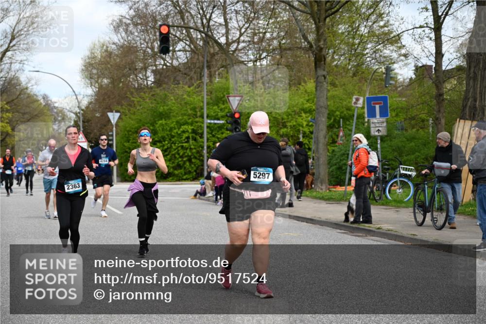 12.04.2026 - 45. Internationalen Wilhelmsburger Insellauf J. Mangold http://msf.ph/oto/9517524 12.04.2026 13:20:37 Ziel 3236, 4718, 2247, 3203, 5342, 3822, 3821, 4999, 4803, 2224, 4223, 4224, 4954, 5258, 3284, 2469, 4305, 2013, 3233, 5230, 3766, 3766, 4103, 4341, 5633, 4284, 4293, 5543, 5543, 2363, 2101, 4417, 3552, 3551, 2333 meine-sportfotos.de