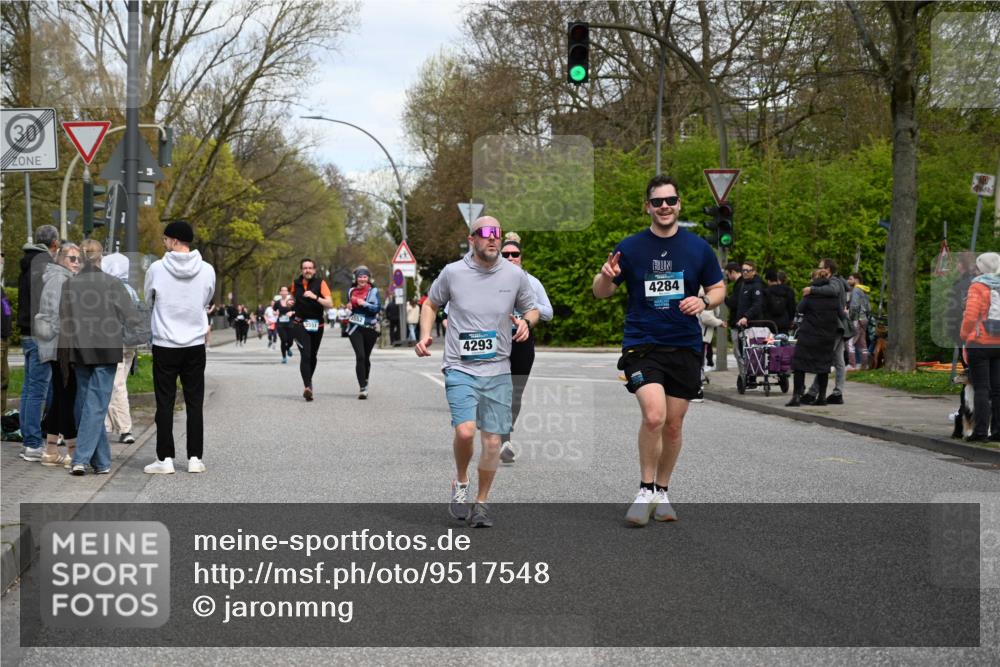 12.04.2026 - 45. Internationalen Wilhelmsburger Insellauf J. Mangold http://msf.ph/oto/9517548 12.04.2026 13:20:41 Ziel 3822, 3821, 4999, 4803, 2224, 4223, 4224, 4954, 5258, 3284, 2469, 4305, 2013, 3233, 5230, 3766, 4103, 4341, 5633, 4284, 4293, 5543, 2363, 2101, 4417, 3552, 3551, 2333, 4018, 5716 meine-sportfotos.de