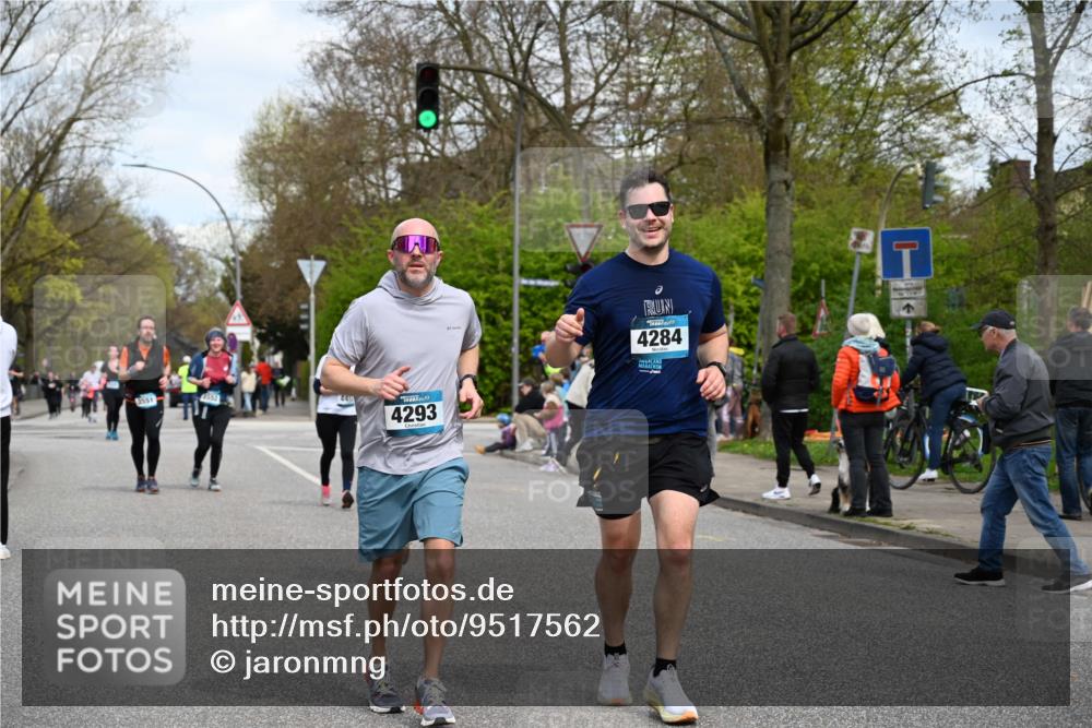 12.04.2026 - 45. Internationalen Wilhelmsburger Insellauf J. Mangold http://msf.ph/oto/9517562 12.04.2026 13:20:42 Ziel 4999, 4803, 2224, 4223, 4224, 4954, 5258, 3284, 2469, 4305, 2013, 3233, 5230, 3766, 4103, 4341, 5633, 4284, 4293, 5543, 2363, 2101, 2101, 4417, 3552, 3551, 2333, 4018, 5716, 4319 meine-sportfotos.de