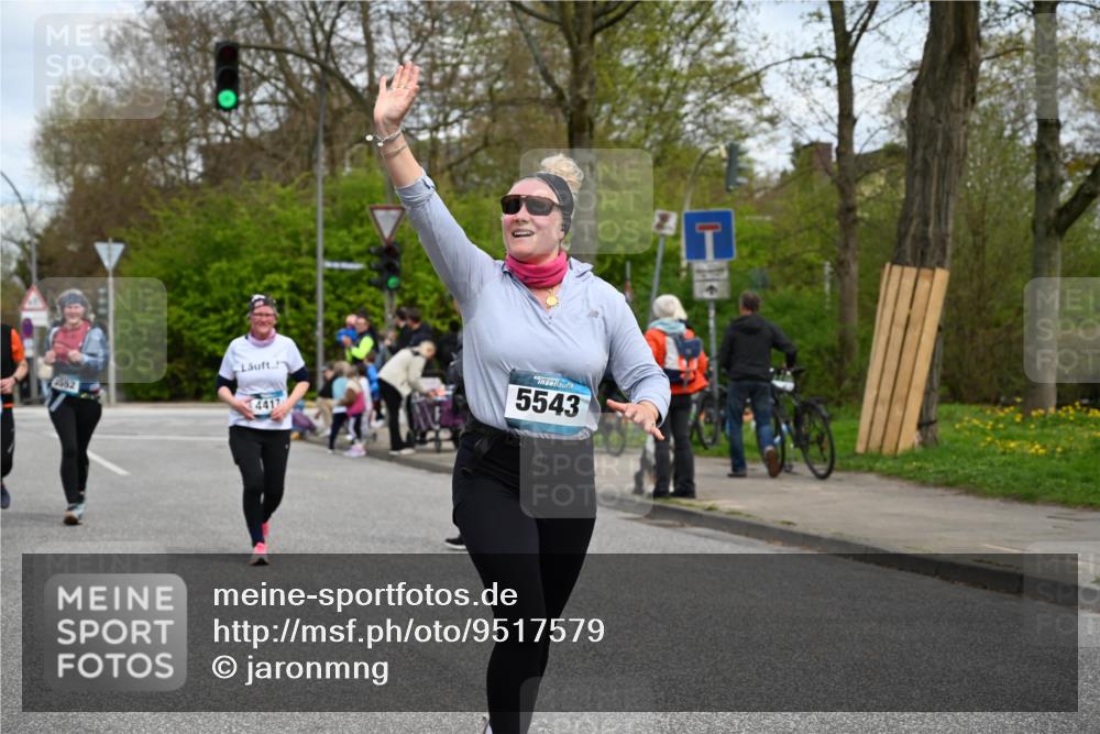 12.04.2026 - 45. Internationalen Wilhelmsburger Insellauf J. Mangold http://msf.ph/oto/9517579 12.04.2026 13:20:45 Ziel 4224, 4954, 5258, 3284, 2469, 4305, 2013, 3233, 5230, 3766, 4103, 4341, 5633, 5633, 4284, 4293, 5543, 2363, 2101, 4417, 3552, 3551, 3552, 3551, 2333, 4018, 5716, 4319, 5297 meine-sportfotos.de
