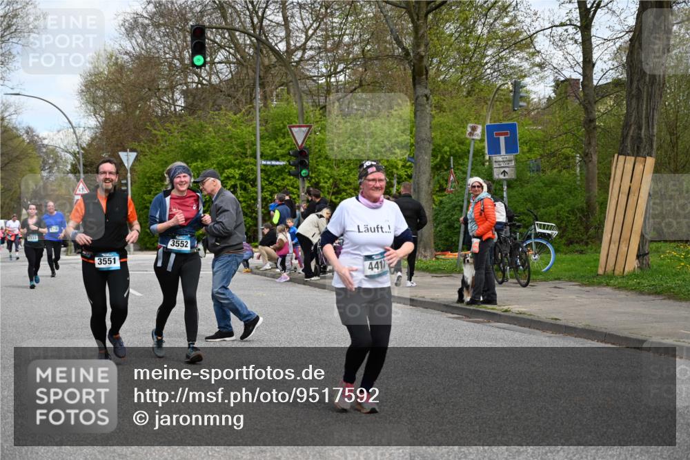 12.04.2026 - 45. Internationalen Wilhelmsburger Insellauf J. Mangold http://msf.ph/oto/9517592 12.04.2026 13:20:47 Ziel 5258, 3284, 2469, 4305, 2013, 3233, 5230, 3766, 4103, 4341, 5633, 4284, 4293, 4293, 5543, 2363, 2101, 4417, 3552, 3551, 2333, 2333, 4018, 5716, 4319, 5297, 4878, 5484 meine-sportfotos.de