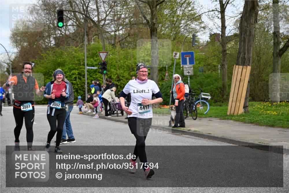 12.04.2026 - 45. Internationalen Wilhelmsburger Insellauf J. Mangold http://msf.ph/oto/9517594 12.04.2026 13:20:47 Ziel 5258, 3284, 2469, 4305, 2013, 3233, 5230, 3766, 4103, 4341, 5633, 4284, 4293, 4293, 5543, 2363, 2101, 4417, 3552, 3551, 2333, 2333, 4018, 5716, 4319, 5297, 4878, 5484 meine-sportfotos.de
