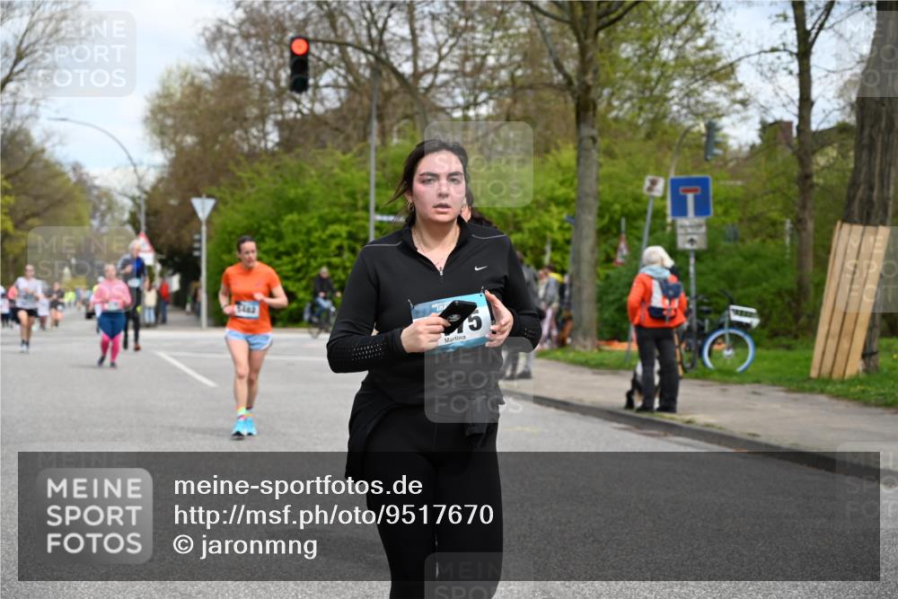 12.04.2026 - 45. Internationalen Wilhelmsburger Insellauf J. Mangold http://msf.ph/oto/9517670 12.04.2026 13:21:11 Ziel 4284, 4293, 5543, 2363, 2101, 4417, 3552, 3551, 2333, 4018, 5716, 4319, 5297, 4878, 5484, 2692, 4444, 4800, 4047, 2175, 3402, 5482, 4017, 3676, 2628 meine-sportfotos.de