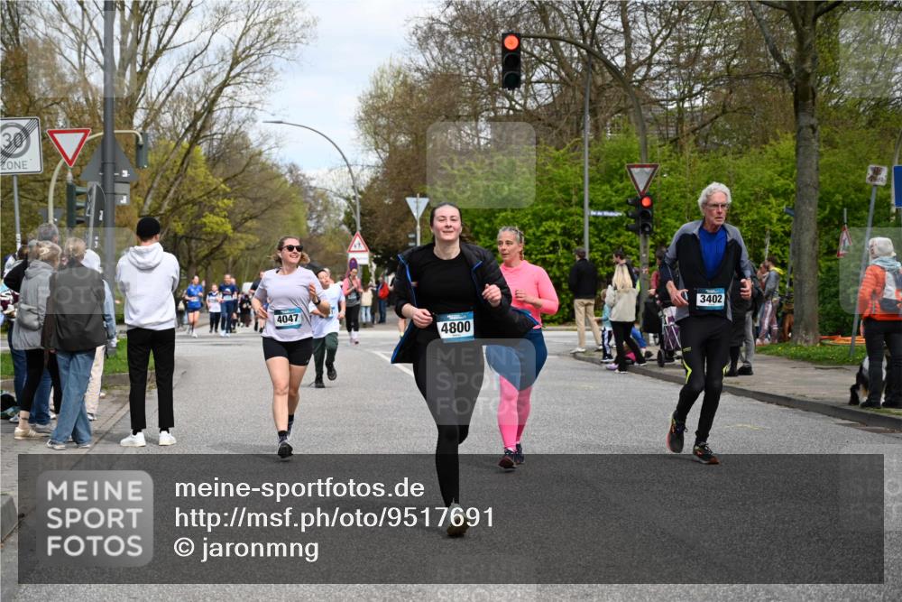 12.04.2026 - 45. Internationalen Wilhelmsburger Insellauf J. Mangold http://msf.ph/oto/9517691 12.04.2026 13:21:18 Ziel 2101, 4417, 3552, 3551, 2333, 4018, 5716, 4319, 5297, 4878, 5484, 2692, 4444, 4800, 4047, 2175, 3402, 5482, 4017, 4017, 3676, 2628, 3251, 5201, 3109, 4404, 4362, 2473 meine-sportfotos.de