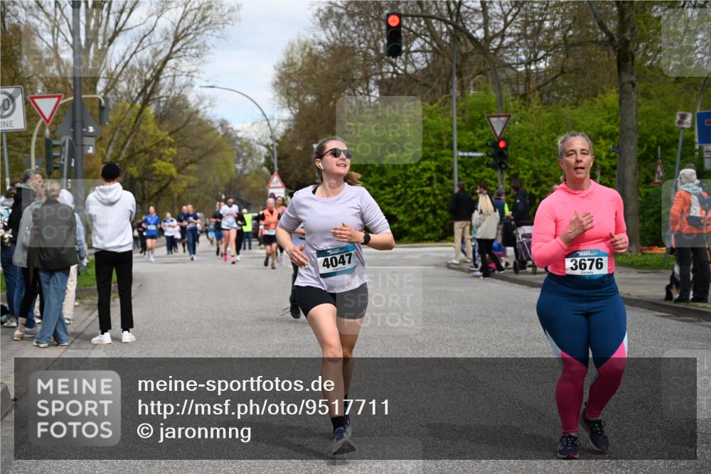 12.04.2026 - 45. Internationalen Wilhelmsburger Insellauf J. Mangold http://msf.ph/oto/9517711 12.04.2026 13:21:20 Ziel 4417, 3552, 3551, 2333, 4018, 5716, 4319, 5297, 4878, 5484, 2692, 4444, 4800, 4047, 2175, 4047, 2175, 3402, 5482, 4017, 3676, 2628, 3251, 5201, 3109, 4404, 4362, 2473, 2552 meine-sportfotos.de