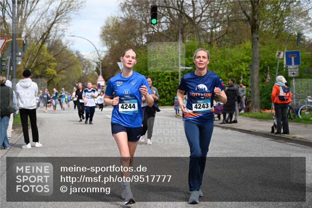 12.04.2026 - 45. Internationalen Wilhelmsburger Insellauf J. Mangold http://msf.ph/oto/9517777 12.04.2026 13:21:33 Ziel 5297, 4878, 5484, 2692, 4444, 4800, 4047, 2175, 3402, 5482, 4017, 3676, 2628, 3251, 5201, 3109, 4404, 4362, 2473, 2552, 2130, 2130, 2840, 3998, 5462, 5205, 4809, 2002, 2332 meine-sportfotos.de