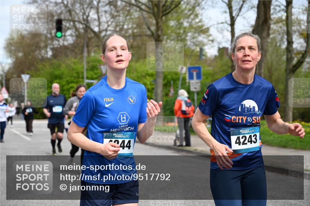 12.04.2026 - 45. Internationalen Wilhelmsburger Insellauf J. Mangold http://msf.ph/oto/9517792 12.04.2026 13:21:34 Ziel 4878, 5484, 2692, 4444, 4800, 4047, 2175, 3402, 5482, 4017, 3676, 3676, 2628, 3251, 5201, 3109, 4404, 4362, 2473, 2552, 2130, 2840, 3998, 5462, 5205, 4809, 2002, 2332 meine-sportfotos.de